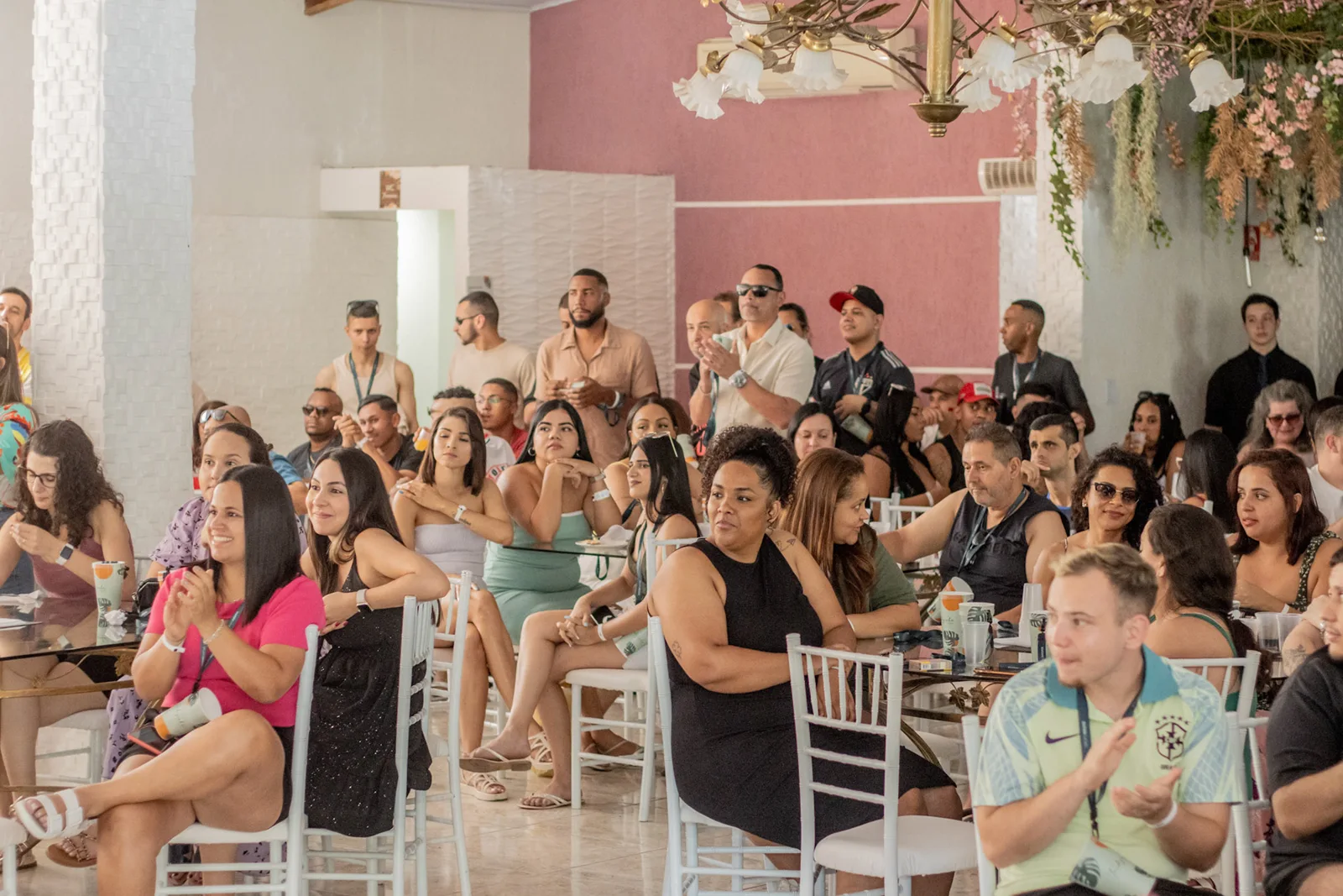 Confraternização · MOAS — fotografia 79