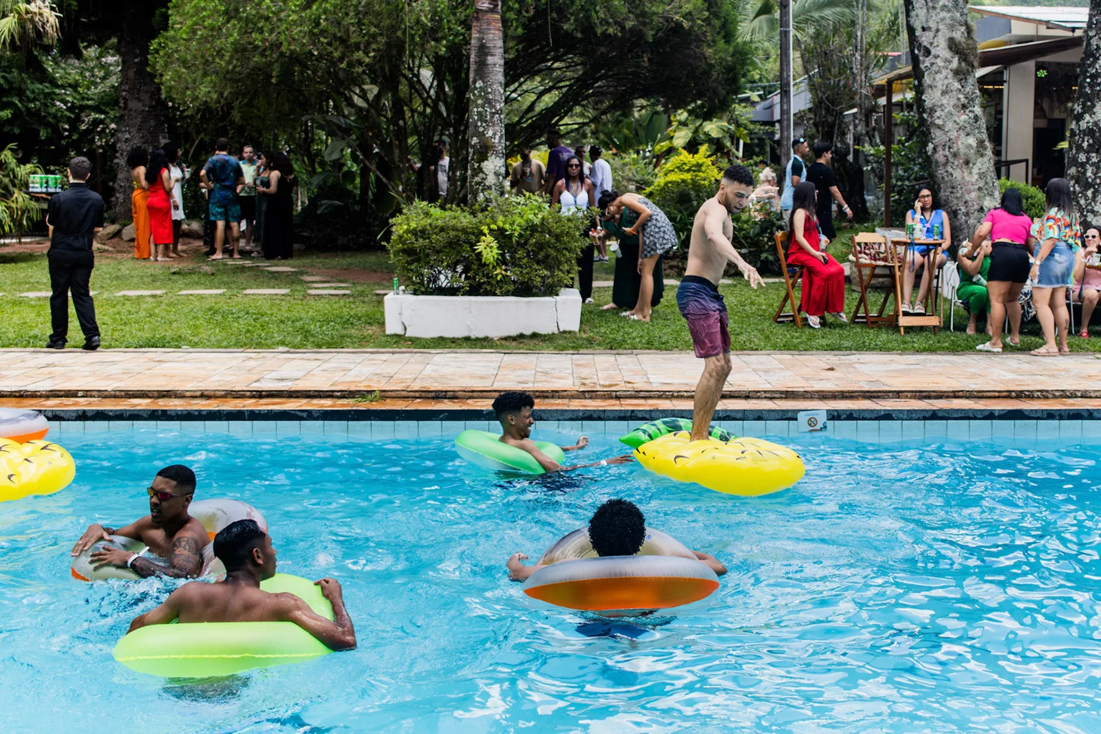 Confraternização · MOAS — fotografia 128