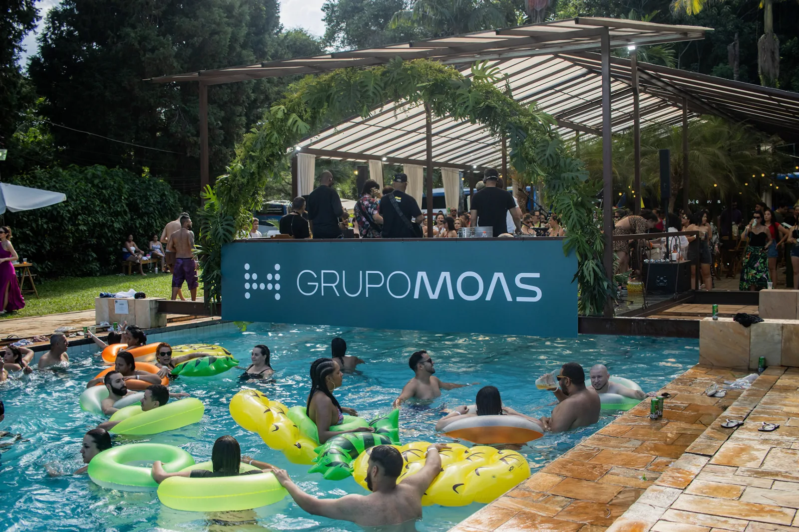 Confraternização · MOAS — fotografia 330
